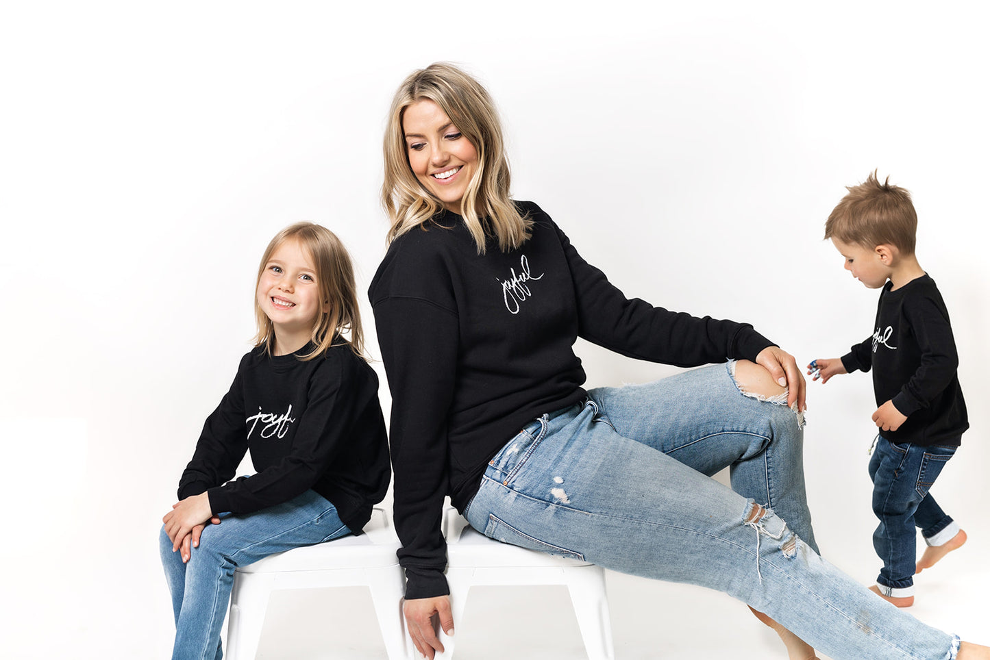 JOYFUL|| LIPSTICK BLACK ADULT CREW