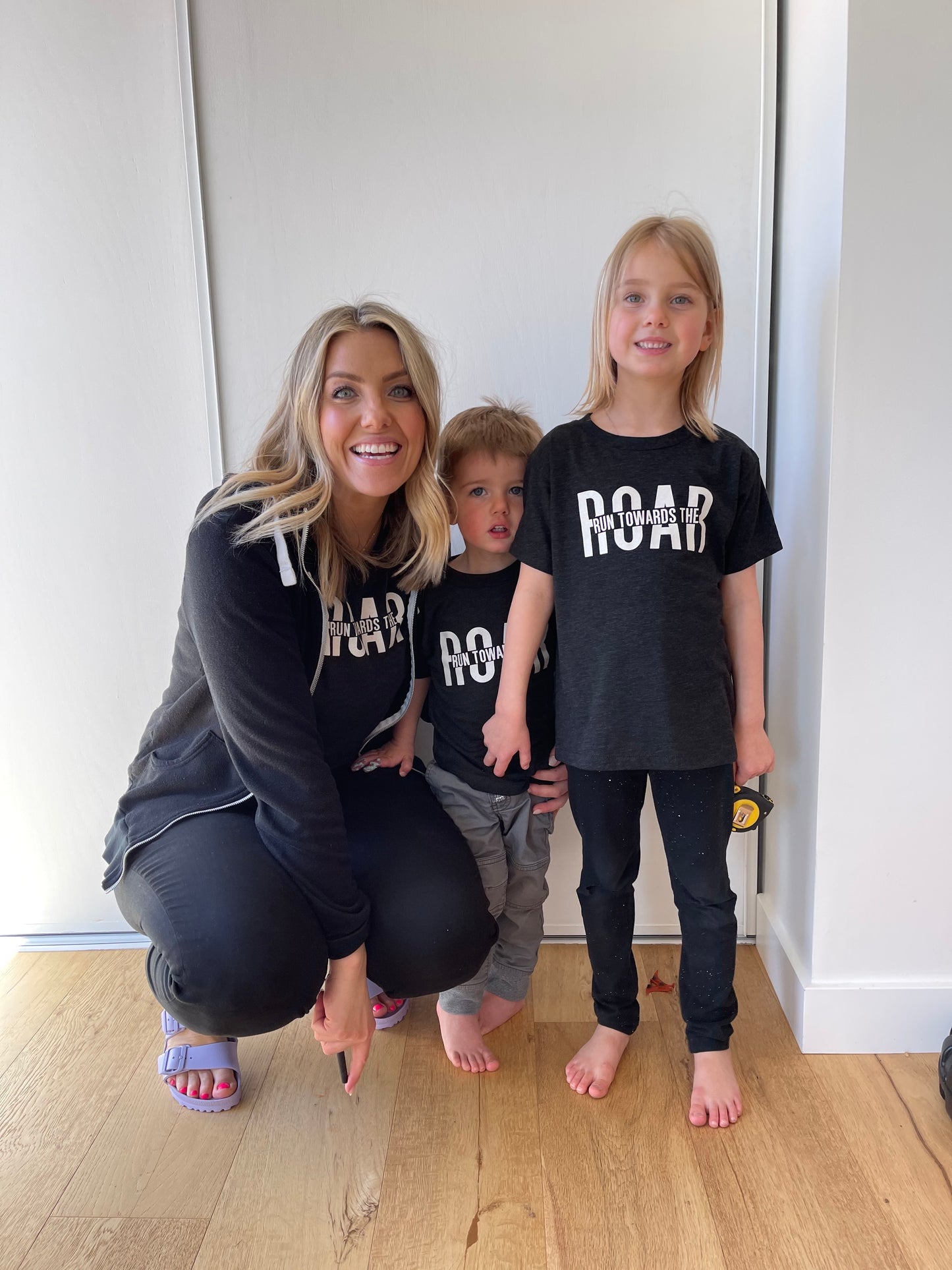 RUN TOWARDS THE ROAR || ADULT T-SHIRT